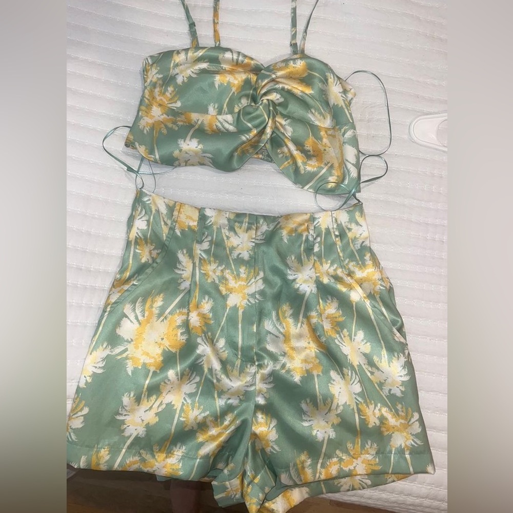 Fashion nova short set